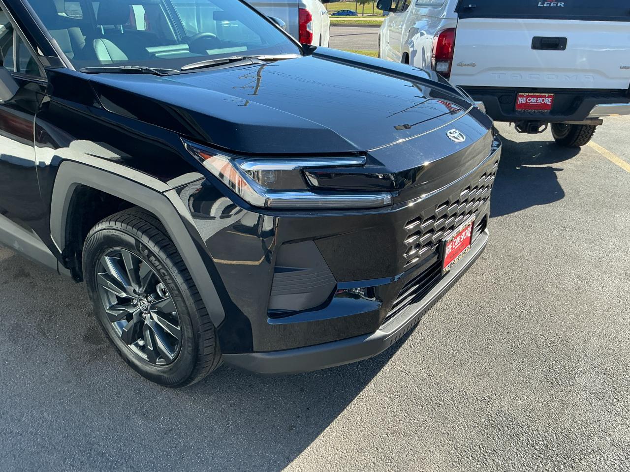 Toyota RAV4 XLE Premium AWD (Natl) 2026