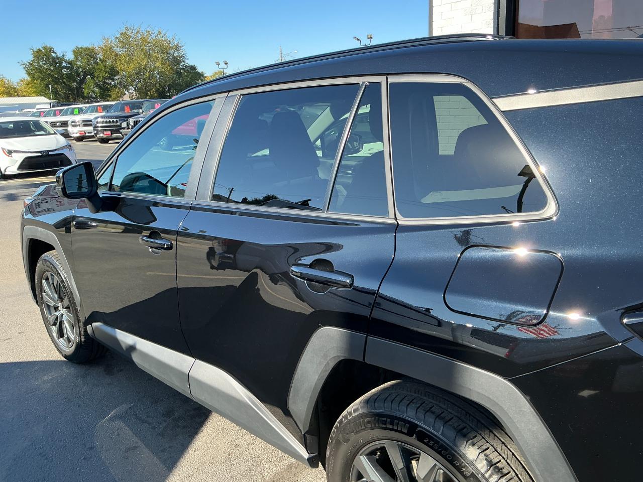 Toyota RAV4 XLE Premium AWD (Natl) 2026