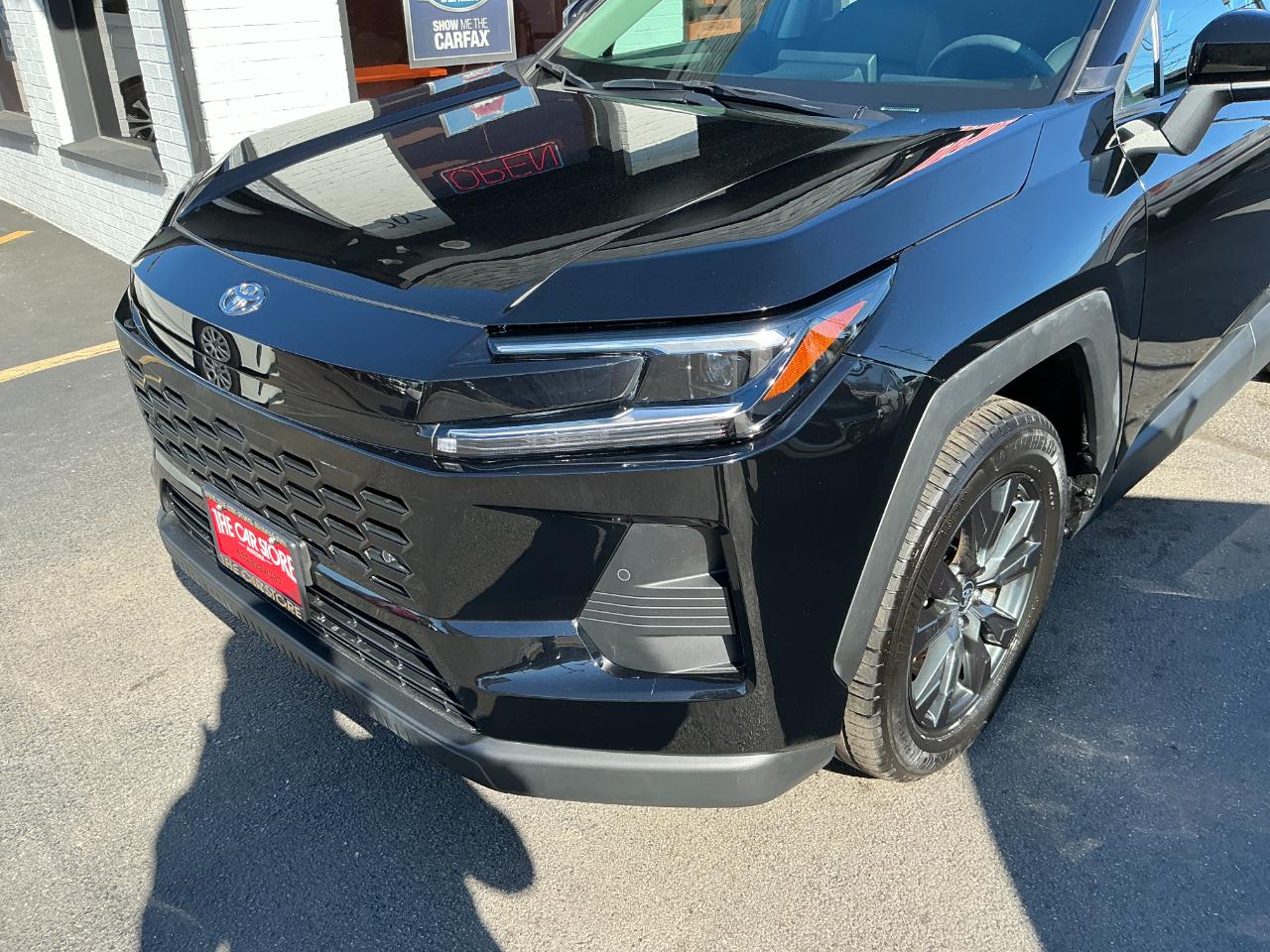 Toyota RAV4 XLE Premium AWD (Natl) 2026