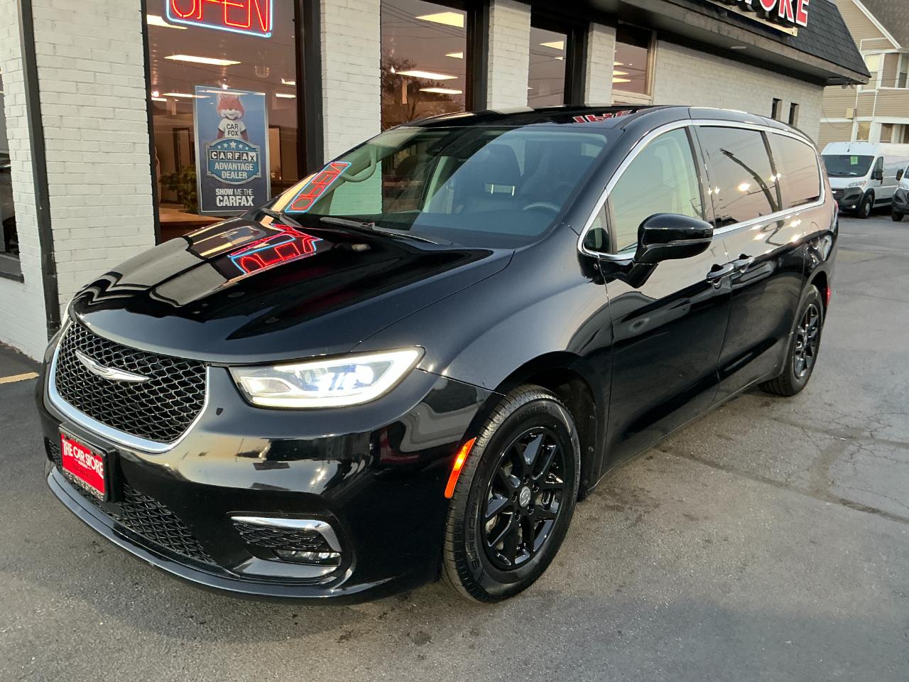 Chrysler Pacifica Touring L FWD 2024