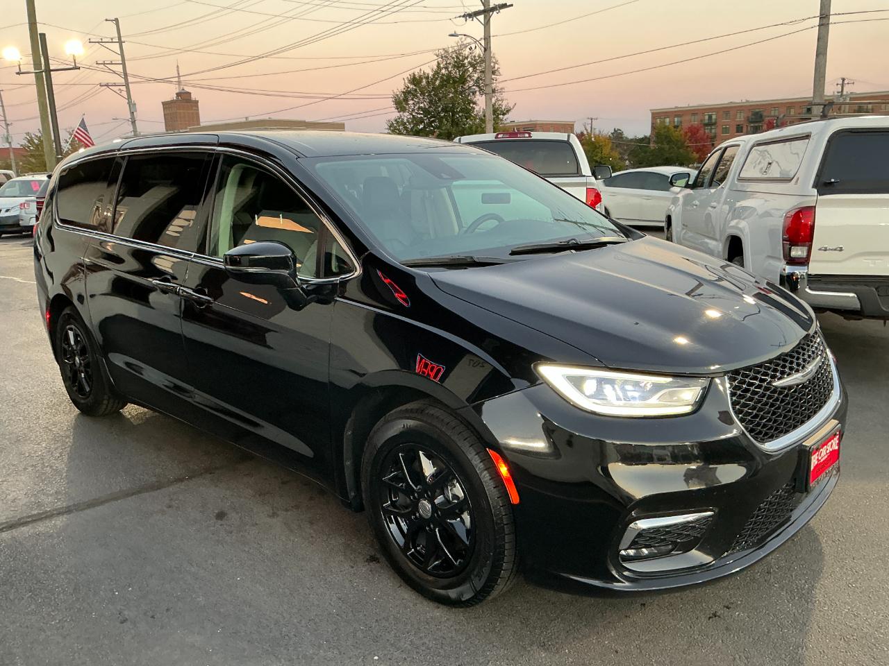 Chrysler Pacifica Touring L FWD 2024
