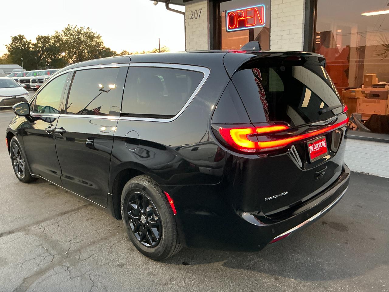 Chrysler Pacifica Touring L FWD 2024
