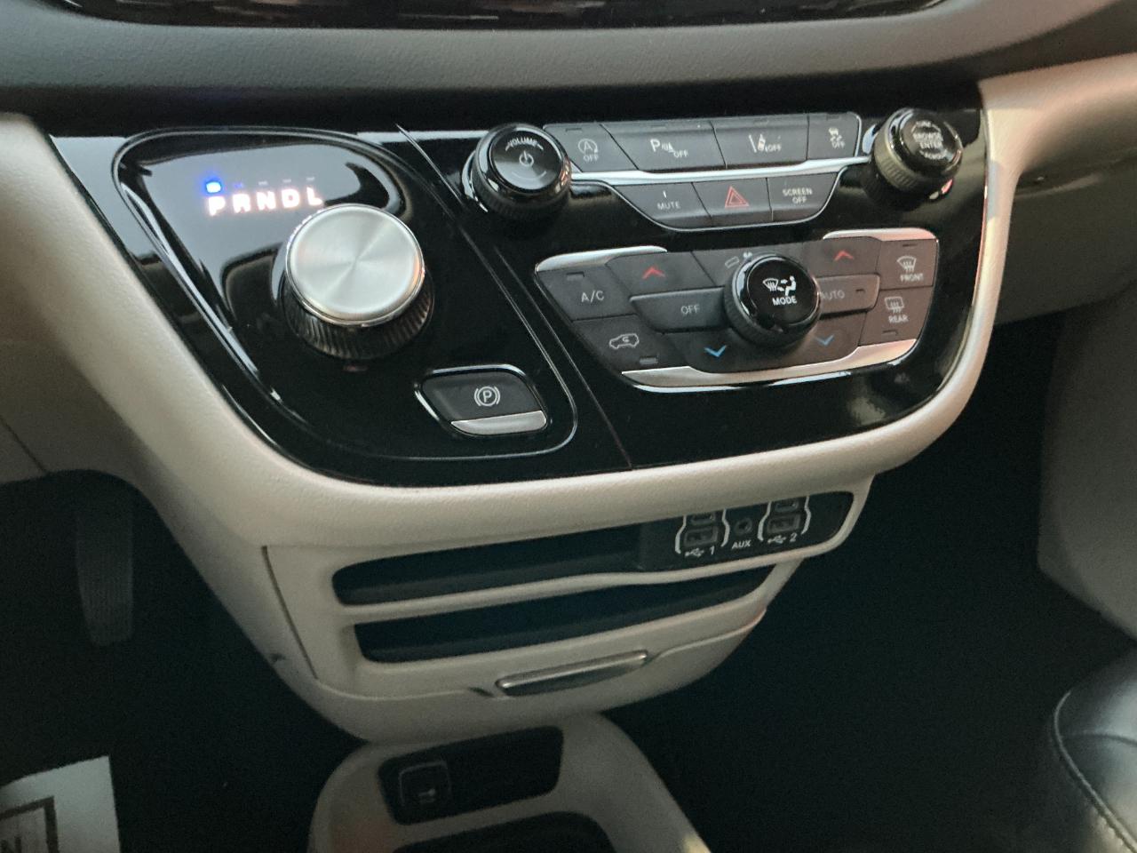 Chrysler Pacifica Touring L FWD 2024