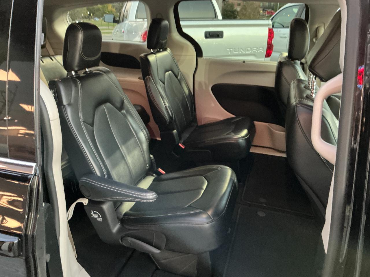 Chrysler Pacifica Touring L FWD 2024