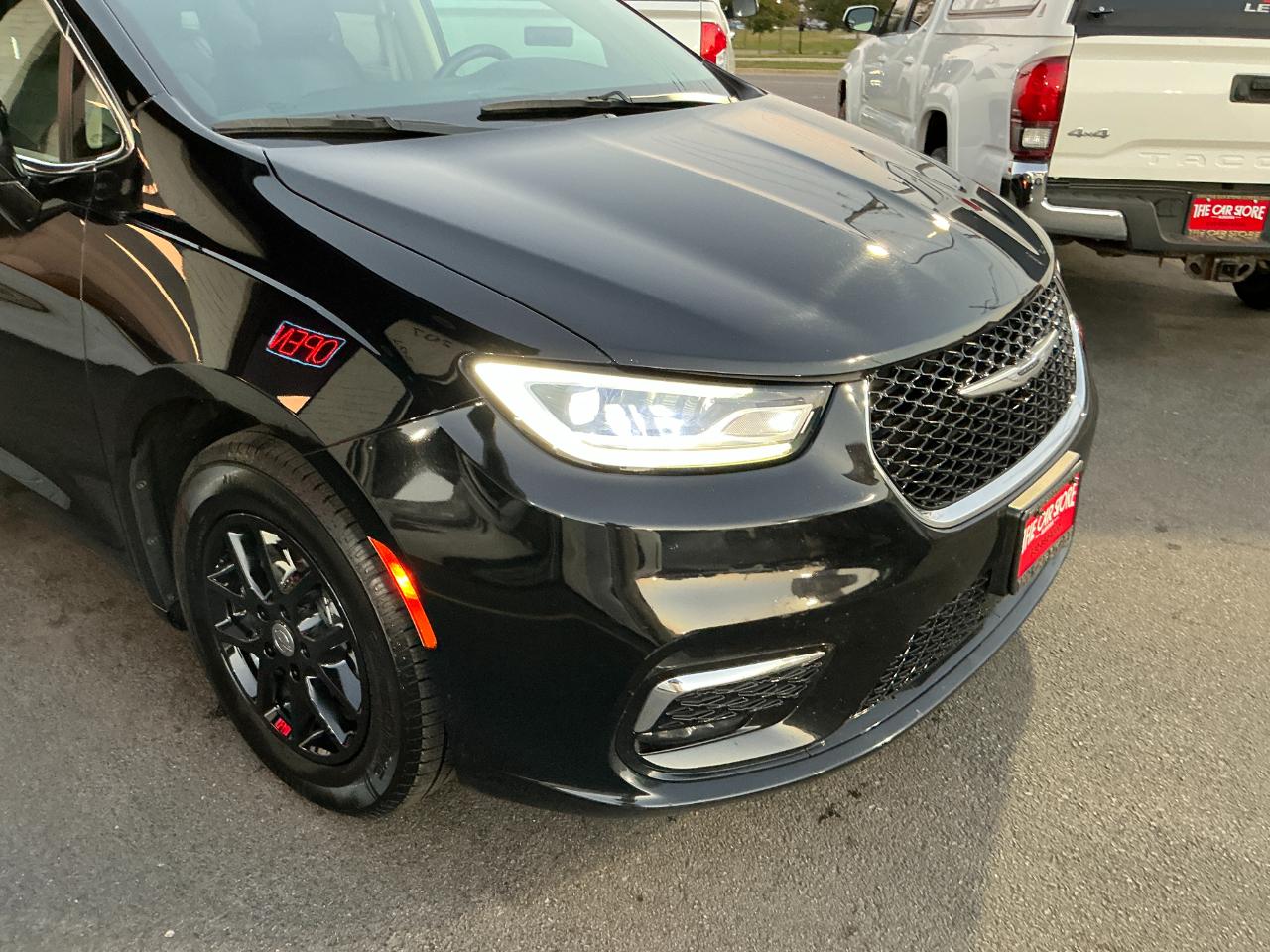Chrysler Pacifica Touring L FWD 2024