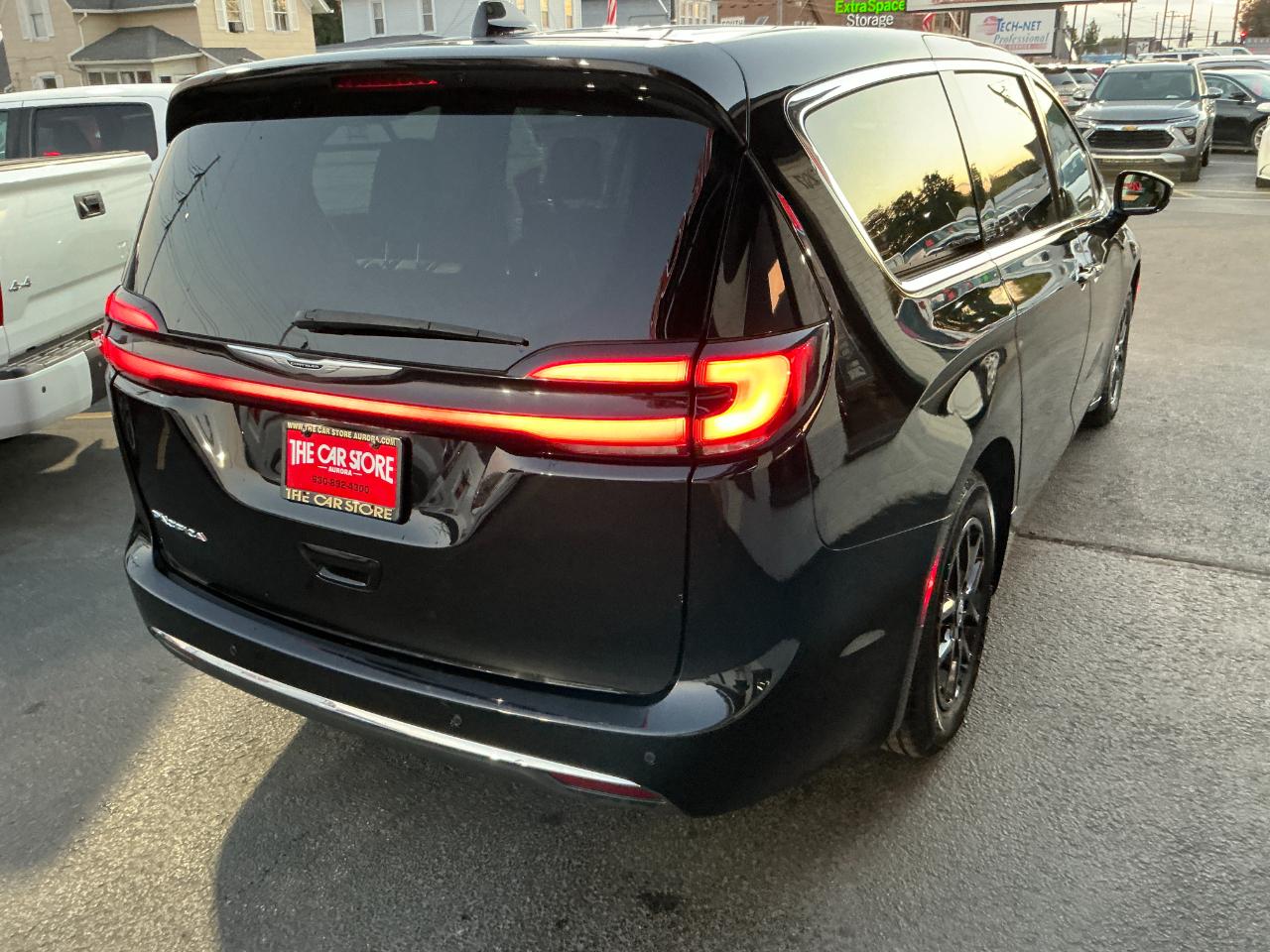 Chrysler Pacifica Touring L FWD 2024