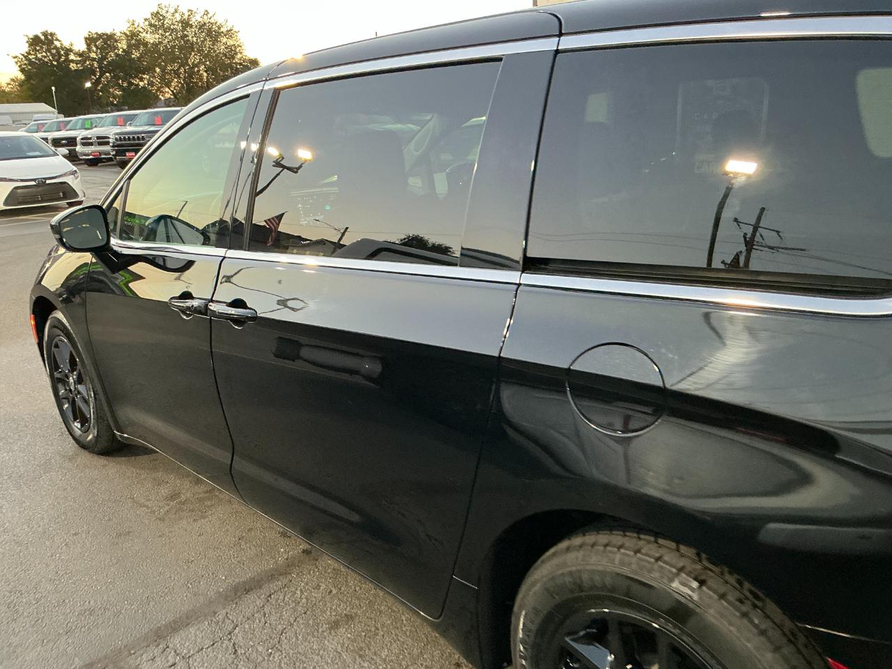Chrysler Pacifica Touring L FWD 2024