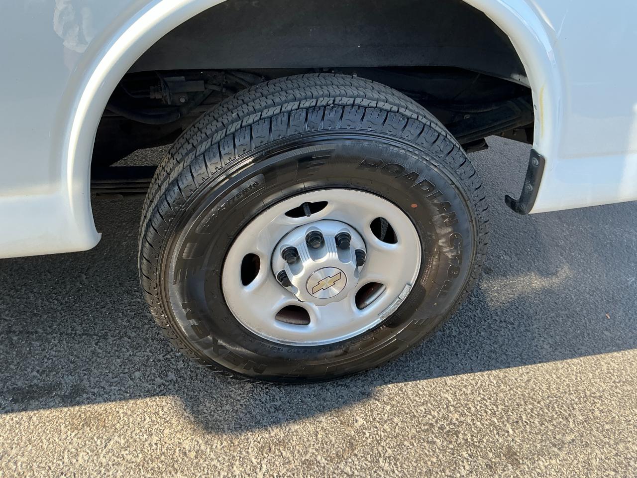 Chevrolet Express Cargo Van RWD 2500 135" 2023