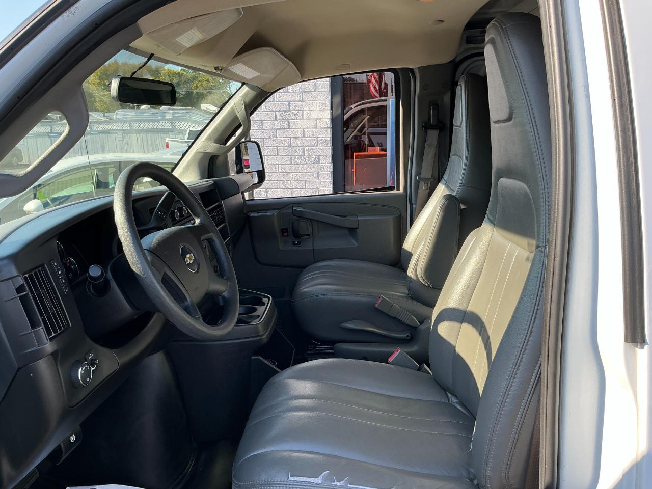 Chevrolet Express Cargo Van RWD 2500 135" 2023