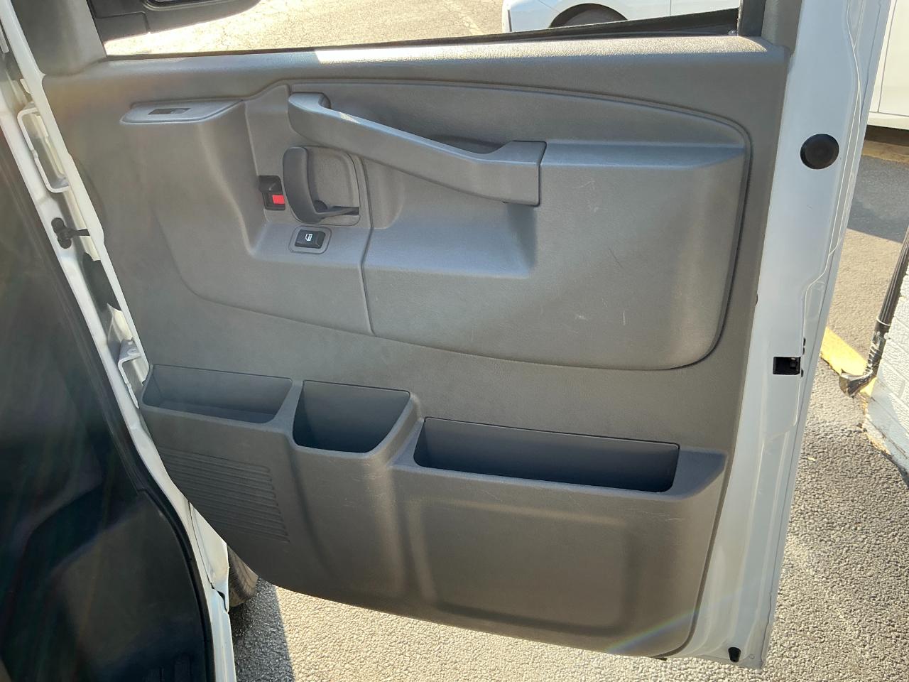 Chevrolet Express Cargo Van RWD 2500 135" 2023