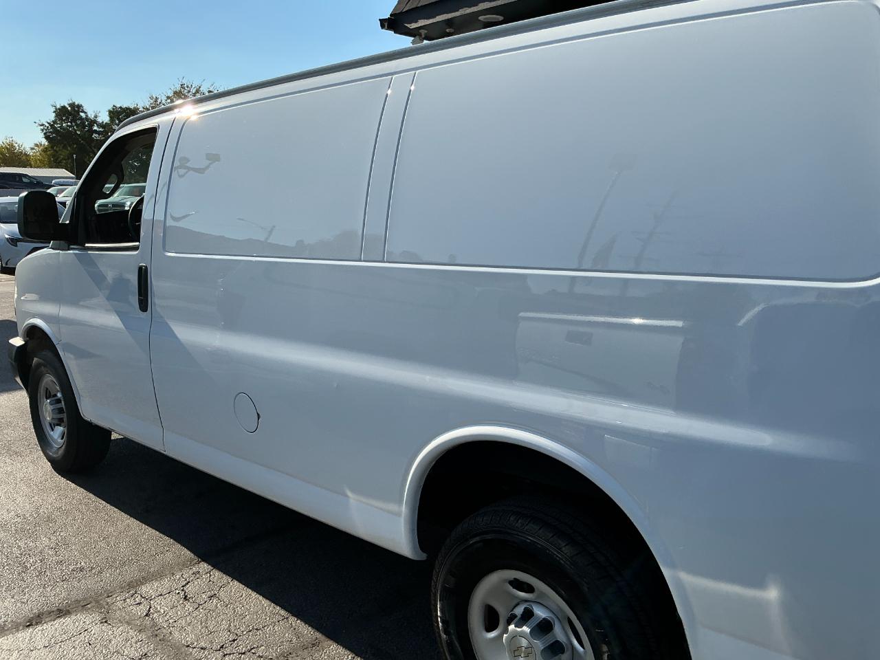 Chevrolet Express Cargo Van RWD 2500 135" 2023