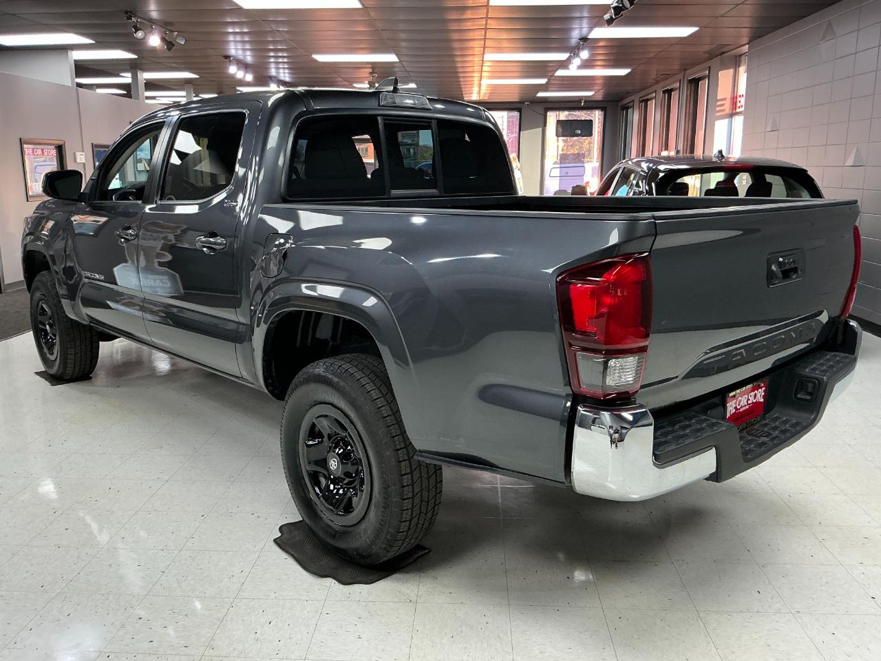 Toyota Tacoma 2WD SR5 Double Cab 5' Bed AT (Natl) 2023