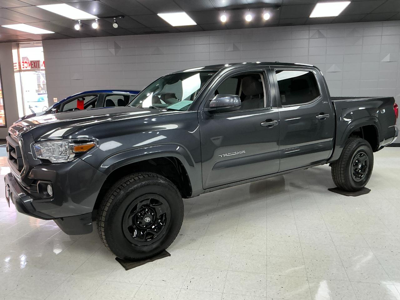 Toyota Tacoma 2WD SR5 Double Cab 5' Bed AT (Natl) 2023