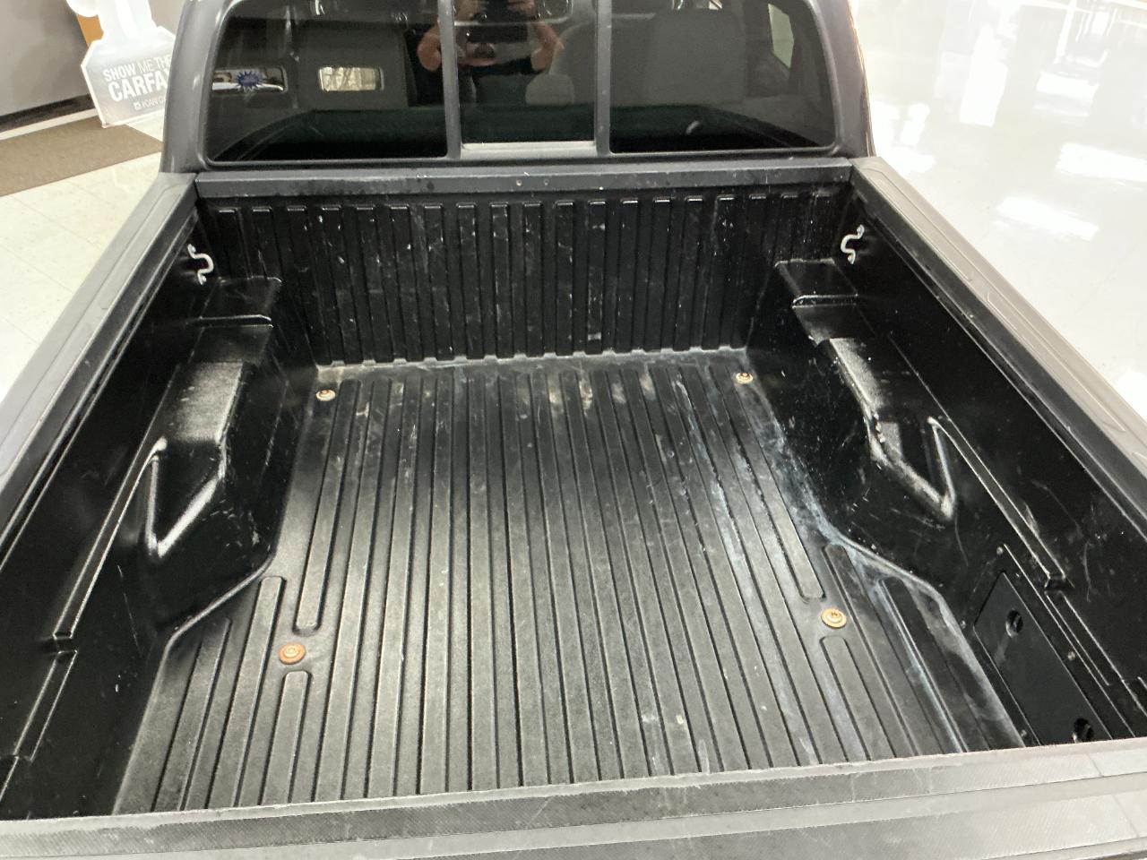 Toyota Tacoma 2WD SR5 Double Cab 5' Bed AT (Natl) 2023