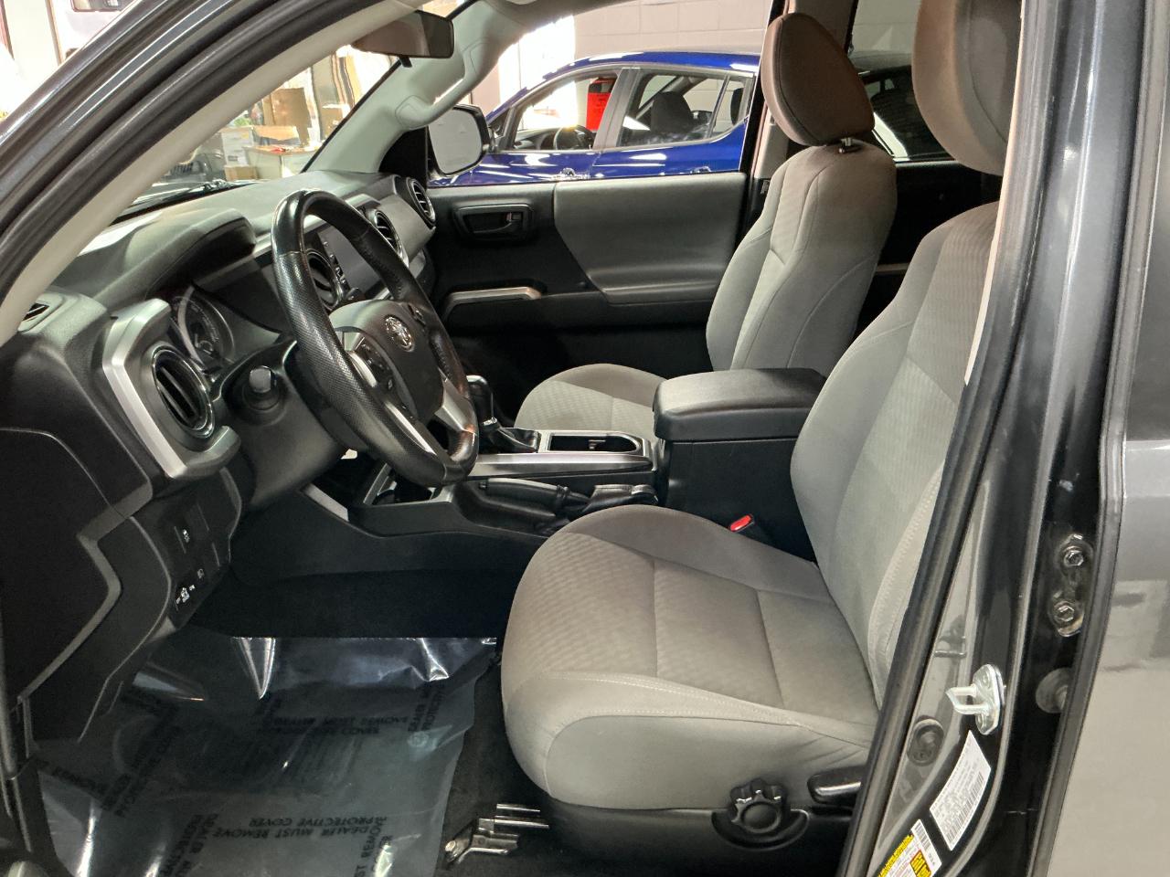 Toyota Tacoma 2WD SR5 Double Cab 5' Bed AT (Natl) 2023