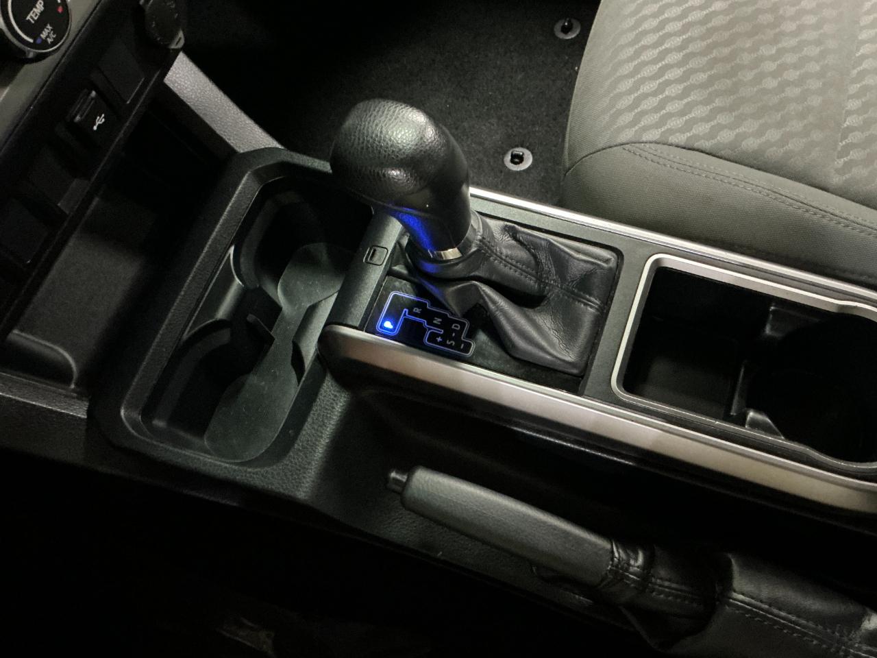 Toyota Tacoma 2WD SR5 Double Cab 5' Bed AT (Natl) 2023