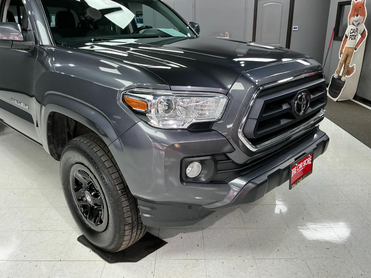 Toyota Tacoma 2WD SR5 Double Cab 5' Bed AT (Natl) 2023