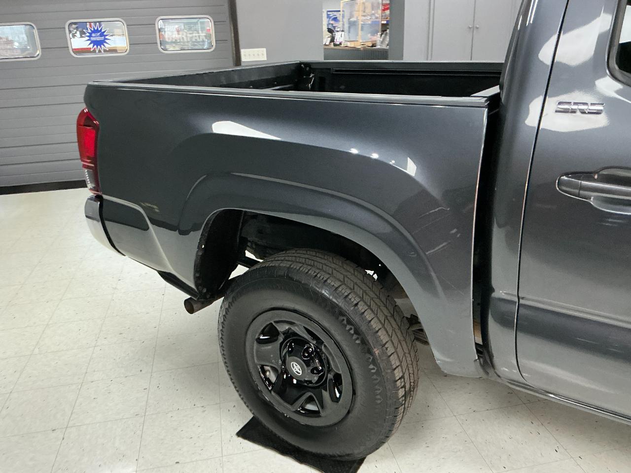 Toyota Tacoma 2WD SR5 Double Cab 5' Bed AT (Natl) 2023