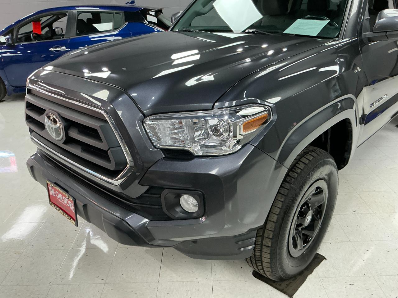 Toyota Tacoma 2WD SR5 Double Cab 5' Bed AT (Natl) 2023