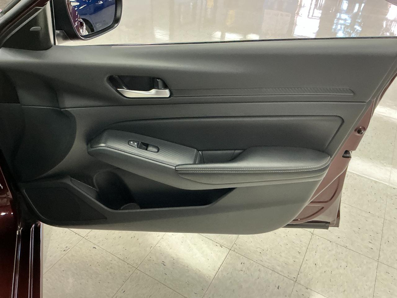 Nissan Altima SV FWD 2025