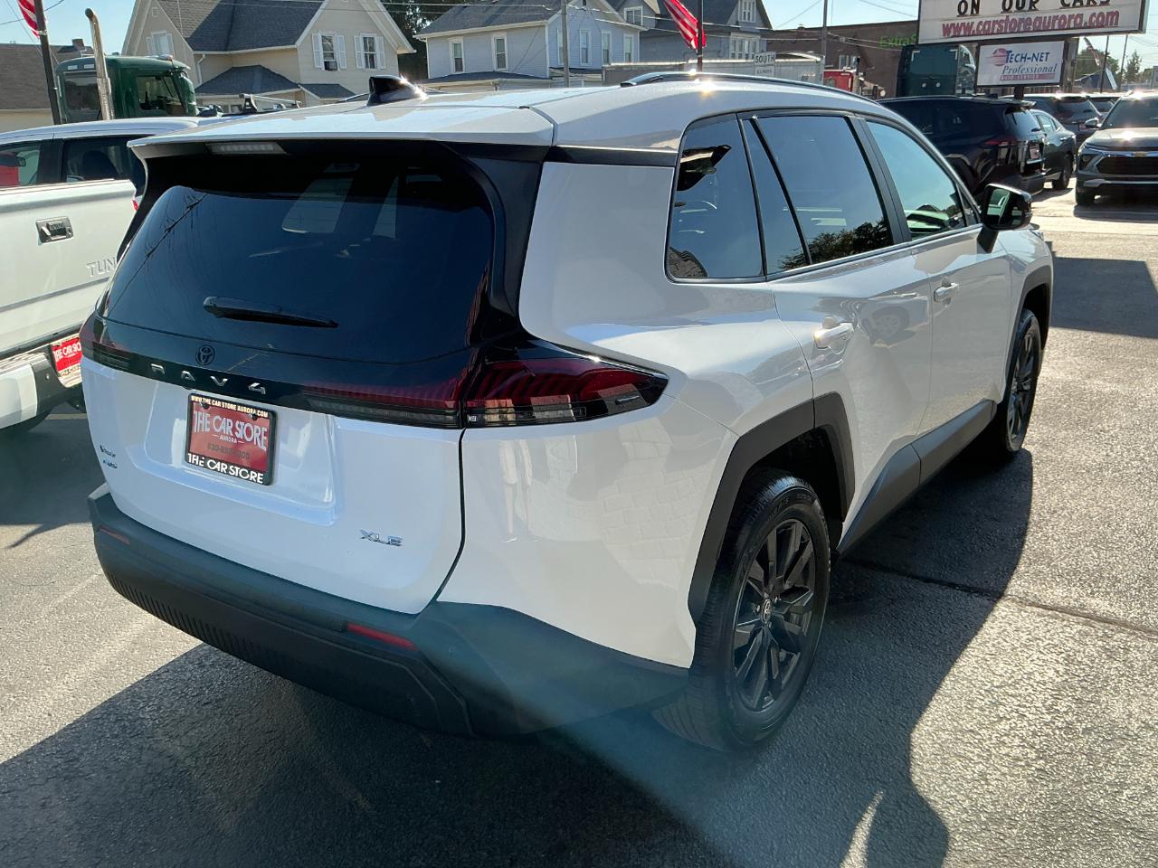 Toyota RAV4 XLE Premium AWD (Natl) 2026