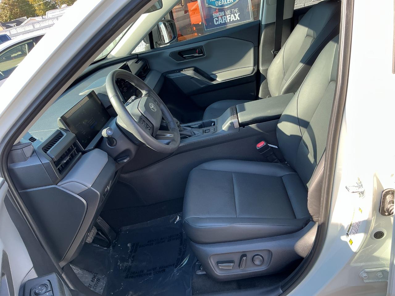 Toyota RAV4 XLE Premium AWD (Natl) 2026