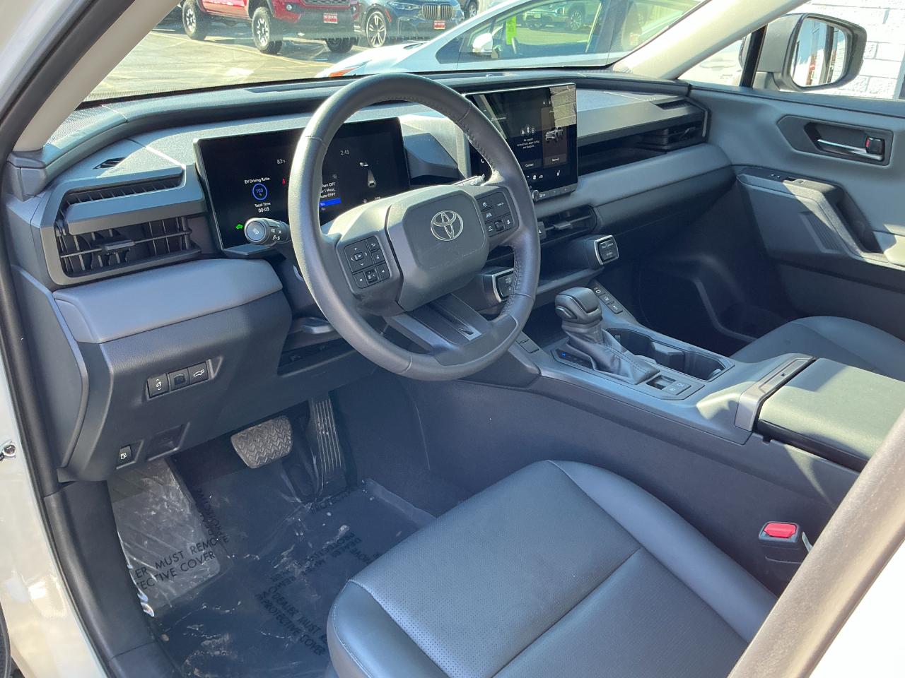 Toyota RAV4 XLE Premium AWD (Natl) 2026