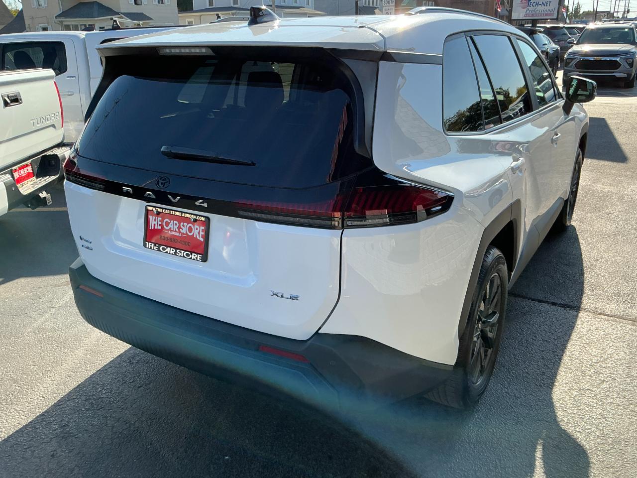 Toyota RAV4 XLE Premium AWD (Natl) 2026