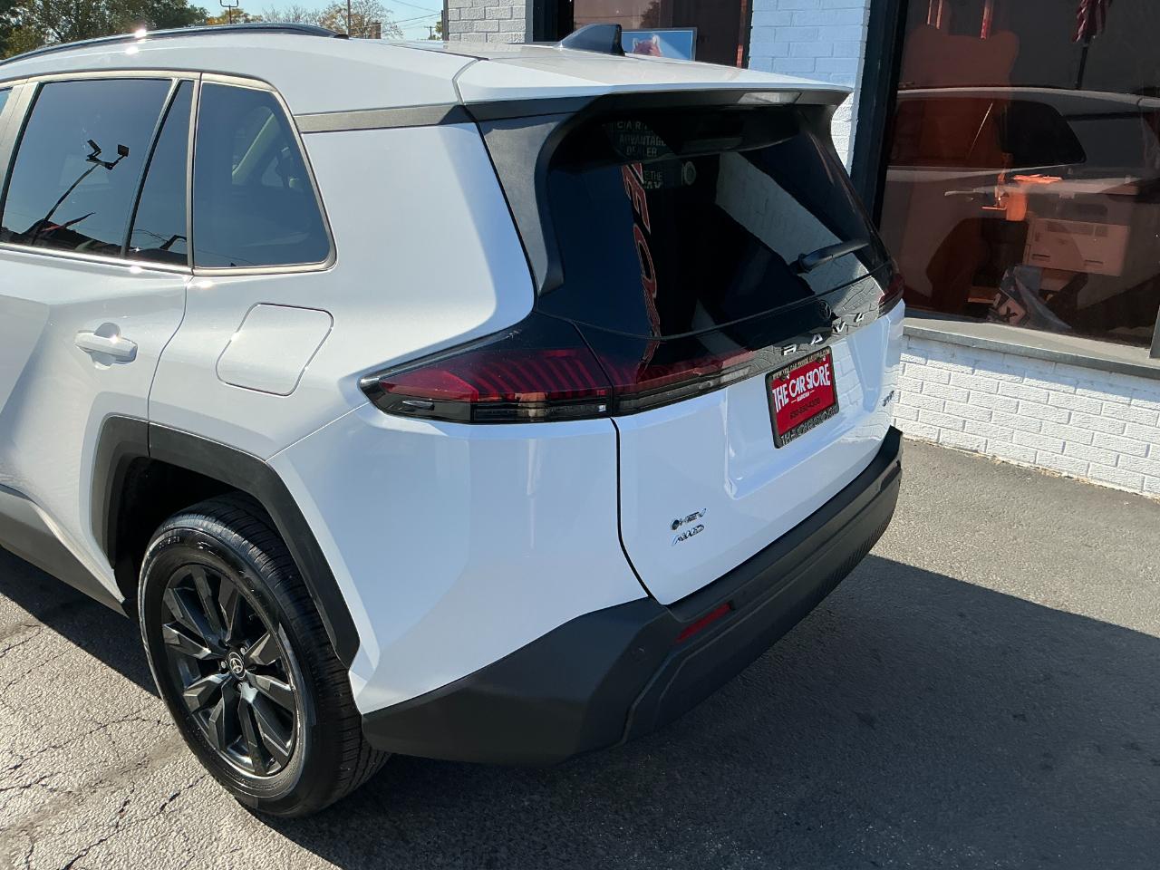 Toyota RAV4 XLE Premium AWD (Natl) 2026