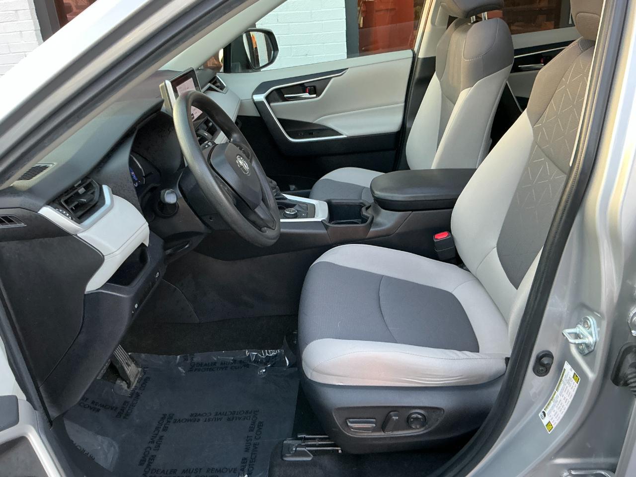 Toyota RAV4 Hybrid XLE AWD (Natl) 2024