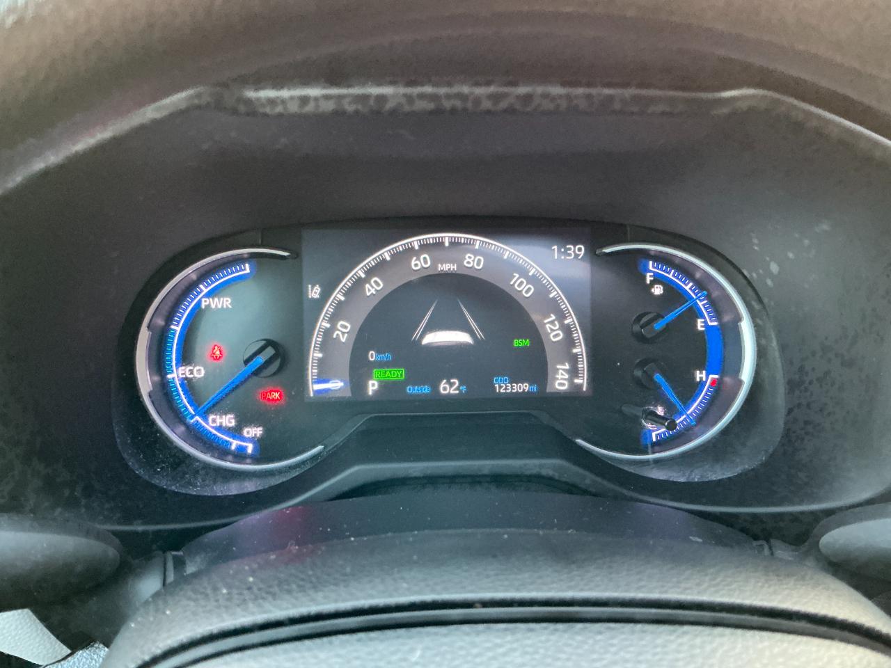 Toyota RAV4 Hybrid XLE AWD (Natl) 2024