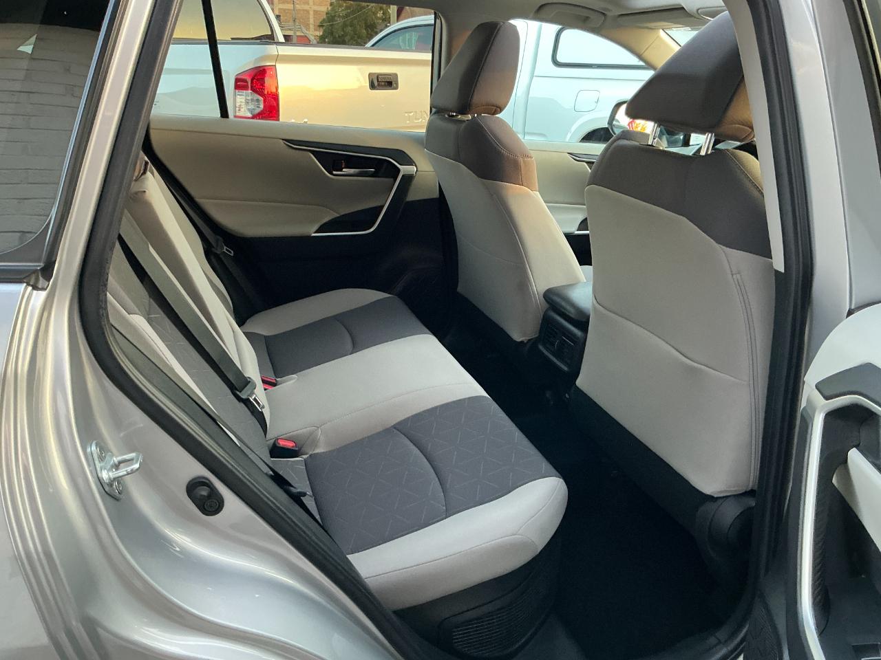 Toyota RAV4 Hybrid XLE AWD (Natl) 2024