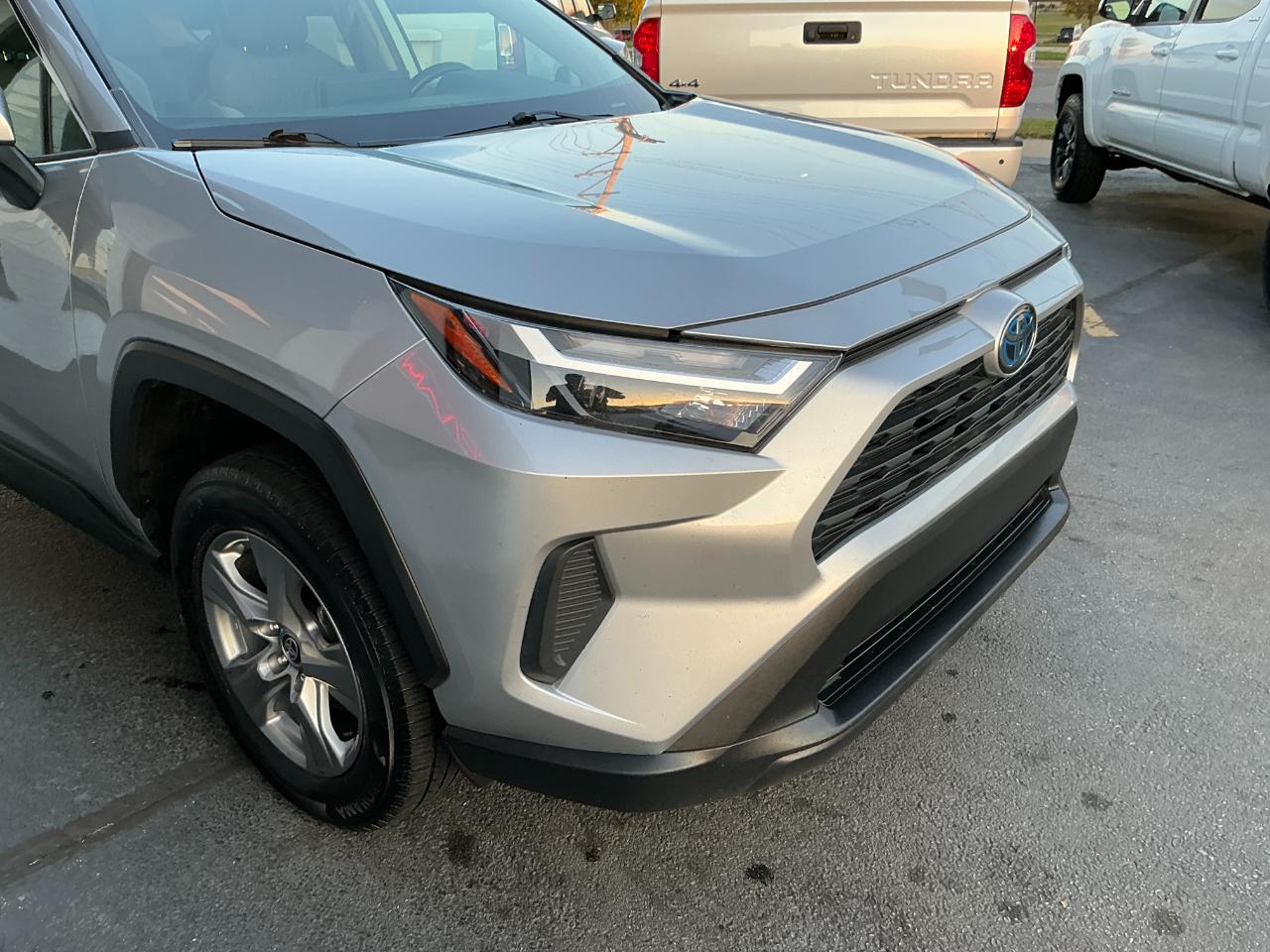 Toyota RAV4 Hybrid XLE AWD (Natl) 2024