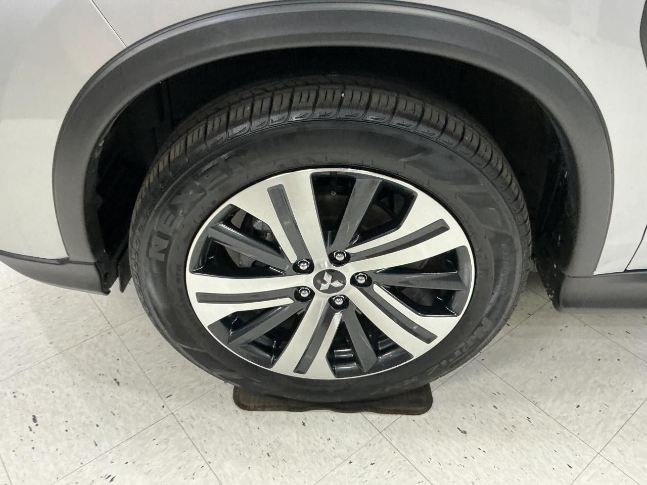 Mitsubishi Outlander Sport ES 2.0 AWC CVT 2025
