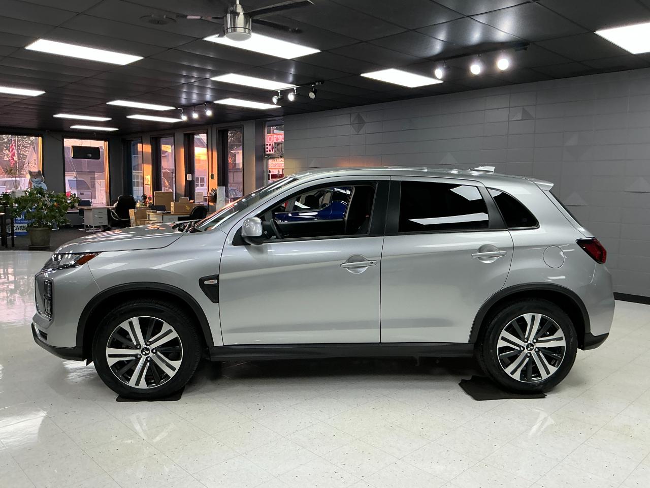 Mitsubishi Outlander Sport ES 2.0 AWC CVT 2025