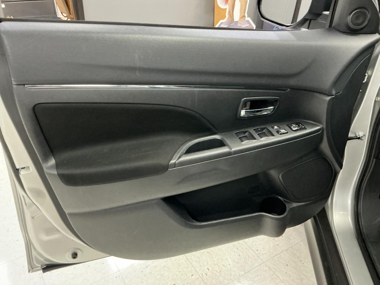 Mitsubishi Outlander Sport ES 2.0 AWC CVT 2025