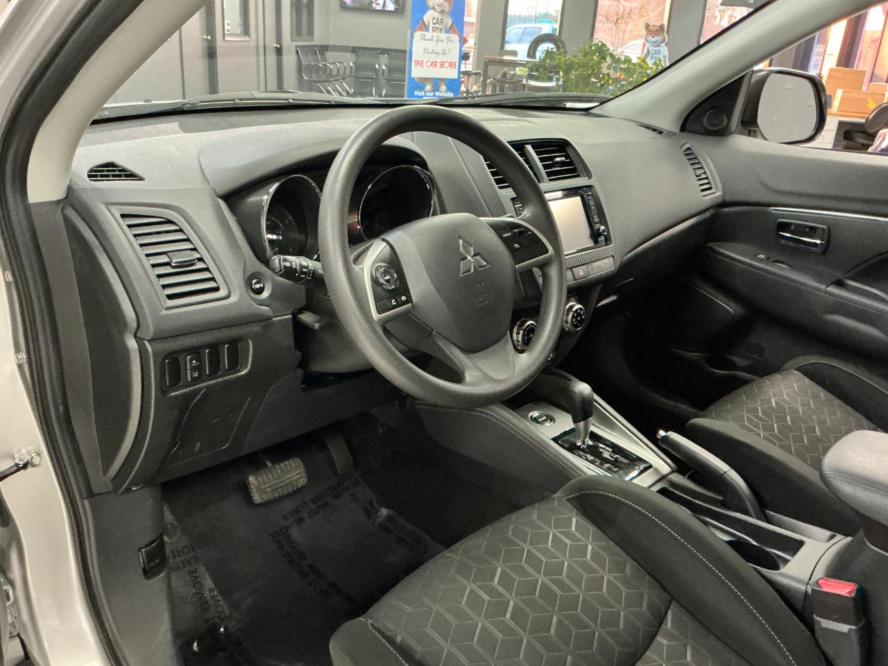 Mitsubishi Outlander Sport ES 2.0 AWC CVT 2025