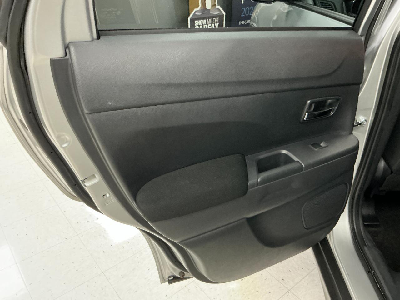 Mitsubishi Outlander Sport ES 2.0 AWC CVT 2025
