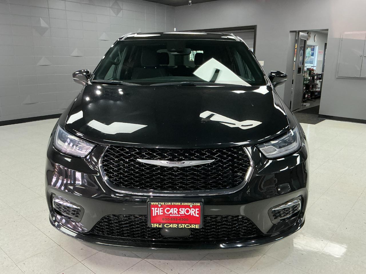 Chrysler Pacifica Touring FWD 2023