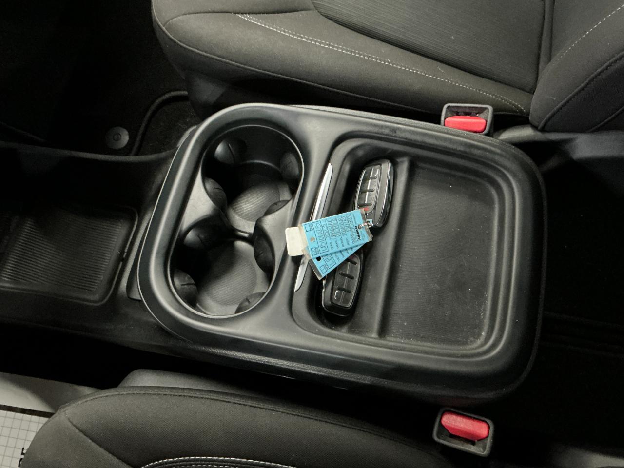 Chrysler Pacifica Touring FWD 2023