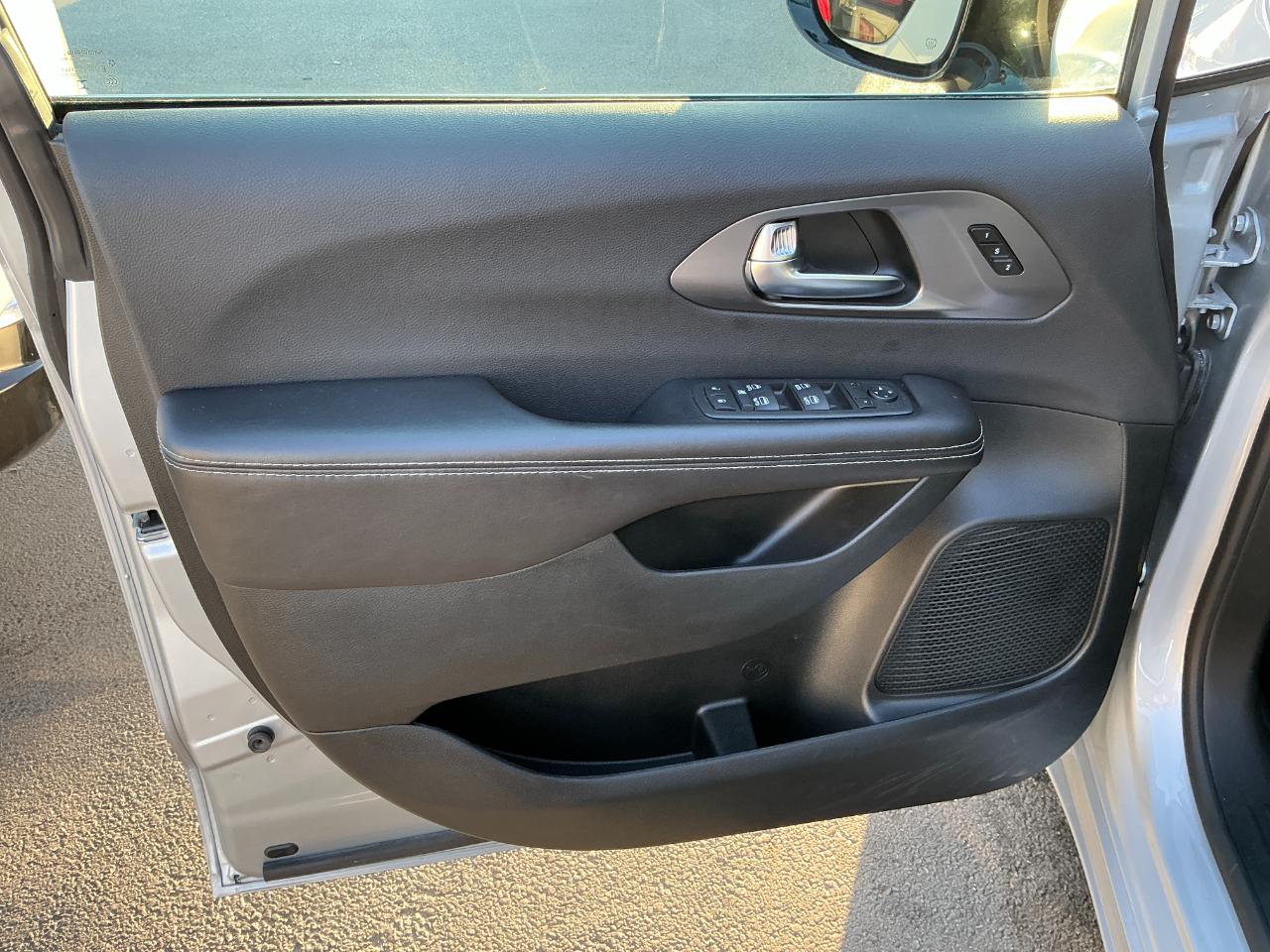 Chrysler Pacifica Select FWD 2026
