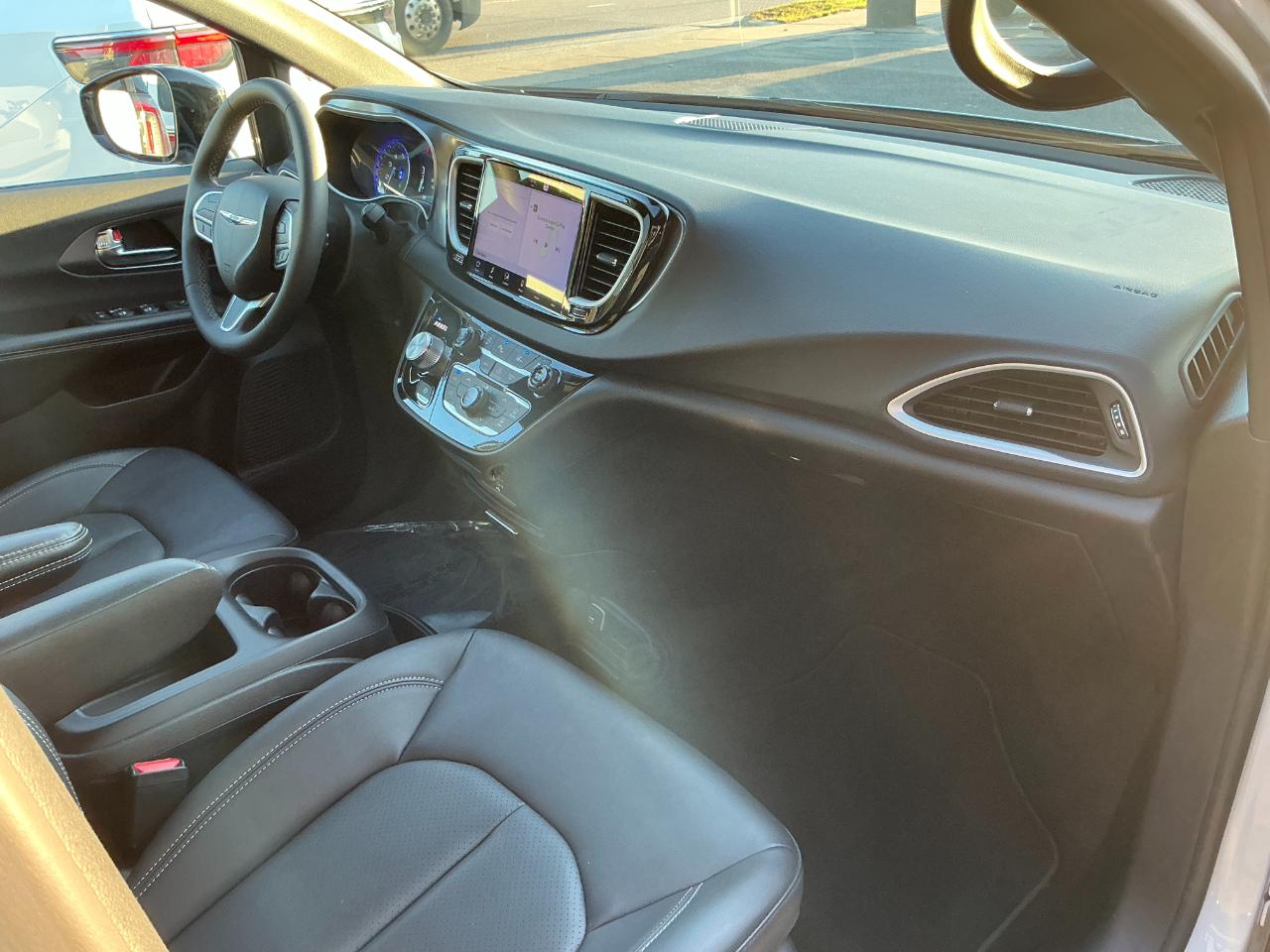Chrysler Pacifica Select FWD 2026