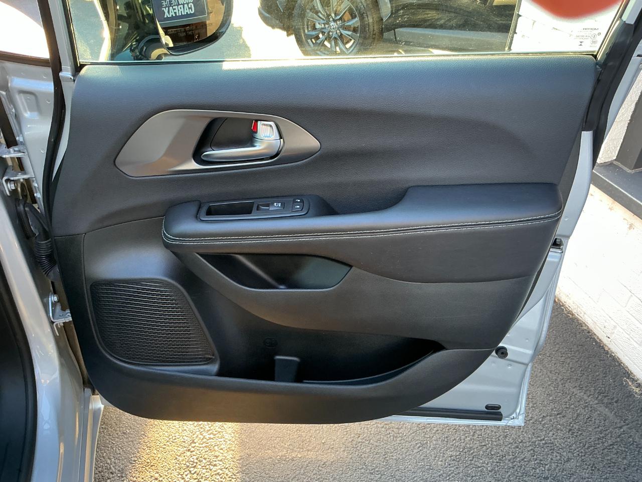 Chrysler Pacifica Select FWD 2026