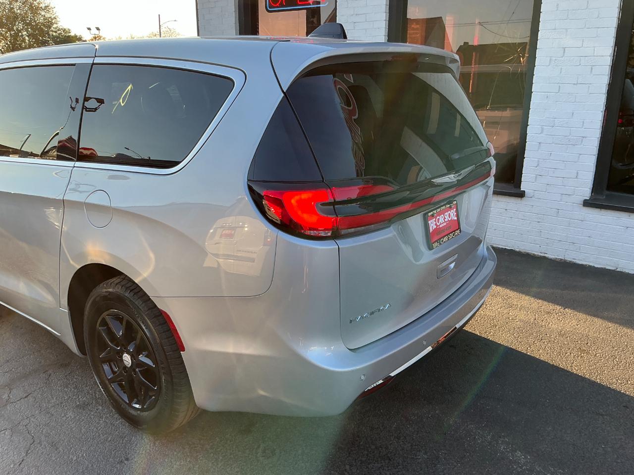 Chrysler Pacifica Select FWD 2026
