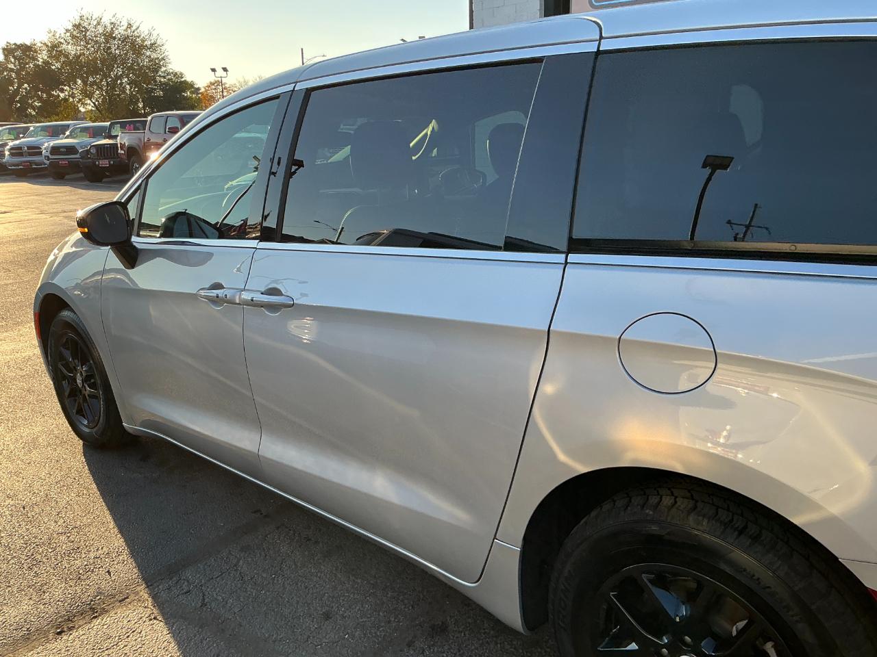 Chrysler Pacifica Select FWD 2026