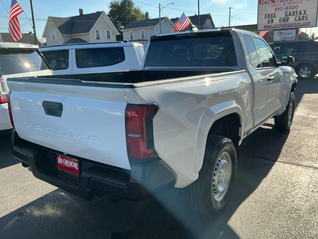 Toyota Tacoma 2WD SR XtraCab 6' Bed AT (Natl) 2024
