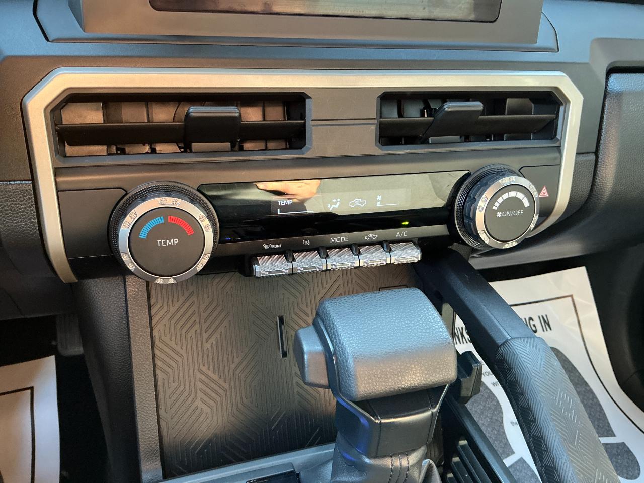 Toyota Tacoma 2WD SR XtraCab 6' Bed AT (Natl) 2024