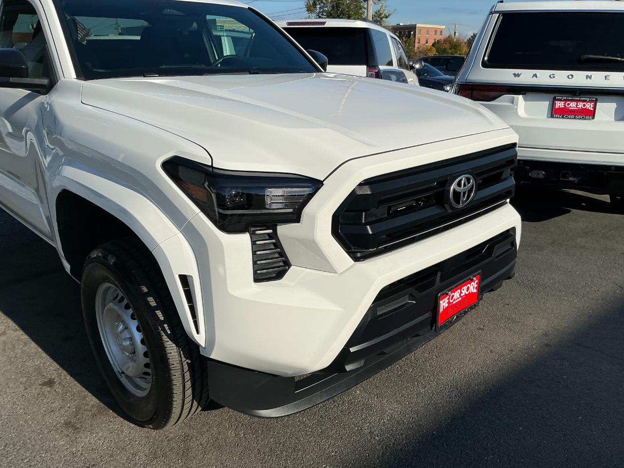 Toyota Tacoma 2WD SR XtraCab 6' Bed AT (Natl) 2024