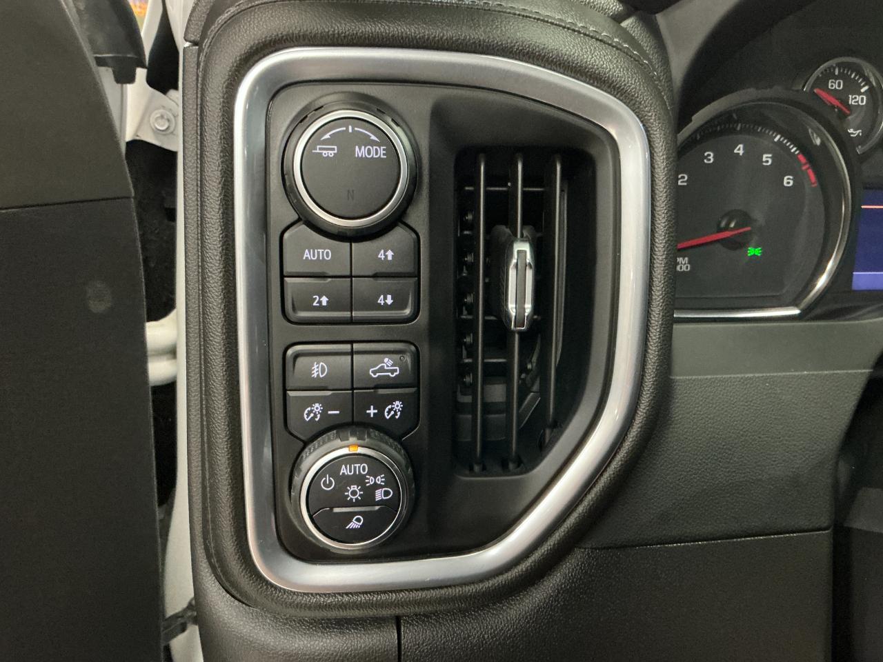 Chevrolet Silverado 1500 LTD 4WD Crew Cab 147" RST 2022