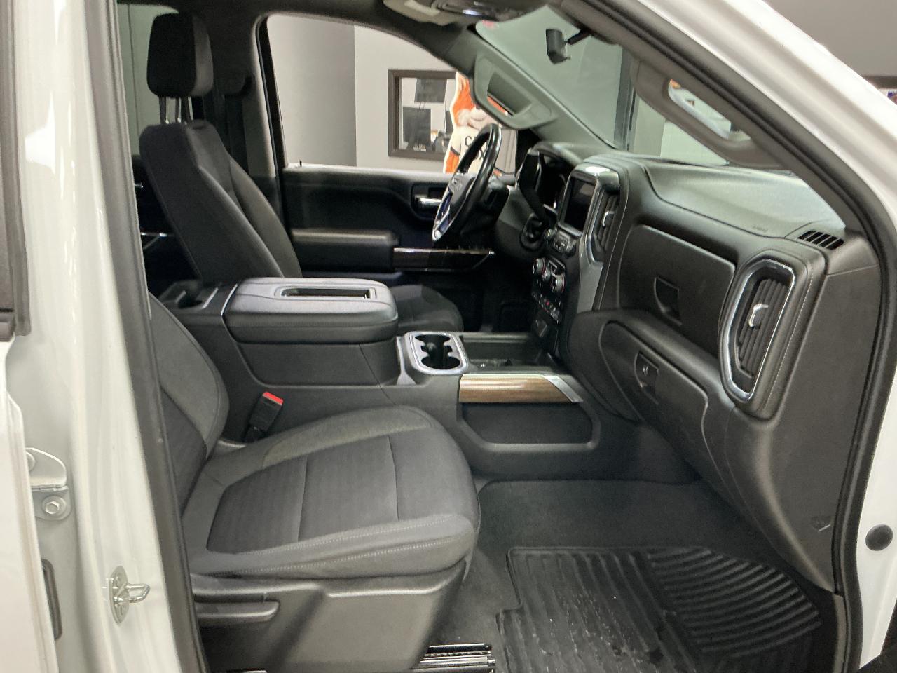 Chevrolet Silverado 1500 LTD 4WD Crew Cab 147" RST 2022
